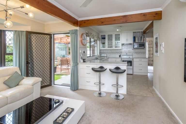 Photo of property in 42 Kent Street, Levin, 5510