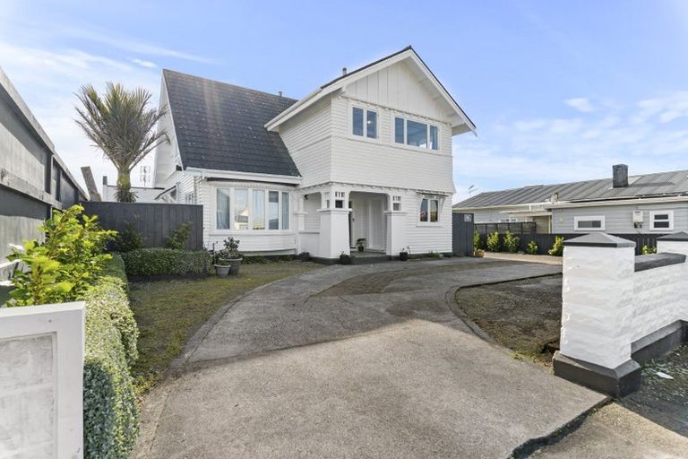 Photo of property in 244 Saint Aubyn Street, New Plymouth, 4310