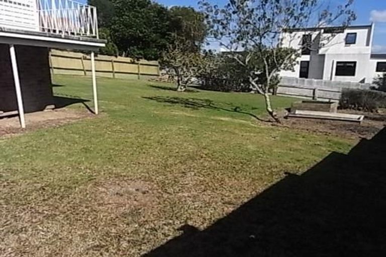 Photo of property in 83 Bradbury Road, Botany Downs, Auckland, 2010