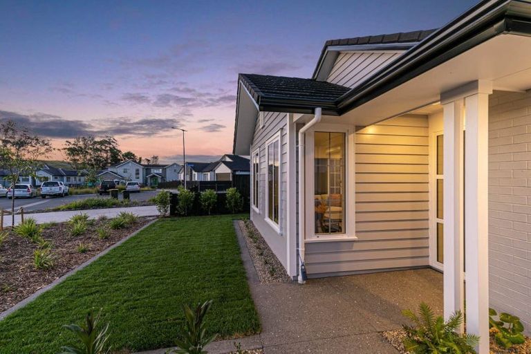 Photo of property in 7 Houpuni Road, Wainui, 0932