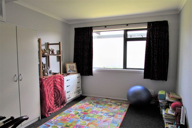 Photo of property in 3a Oxford Crescent, Ebdentown, Upper Hutt, 5018