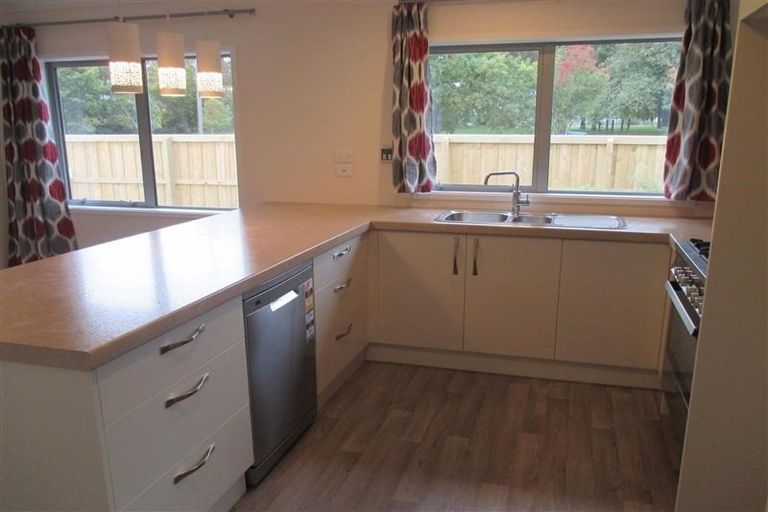 Photo of property in 160 Travis Road, New Brighton, Christchurch, 8083