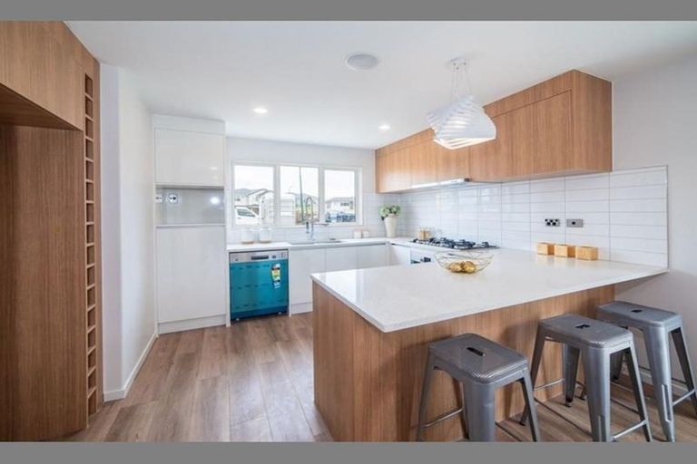 Photo of property in 30 Pikao Place, East Tamaki, Auckland, 2016