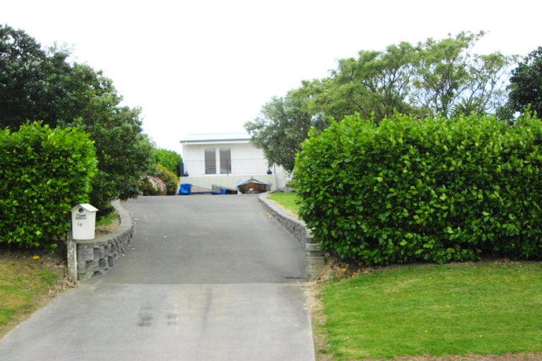 Photo of property in 16 Shakespear Road, Army Bay, Whangaparaoa, 0930