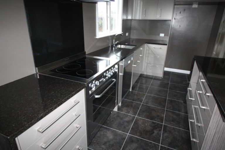 Photo of property in 12 Montgomery Terrace, Hokowhitu, Palmerston North, 4410