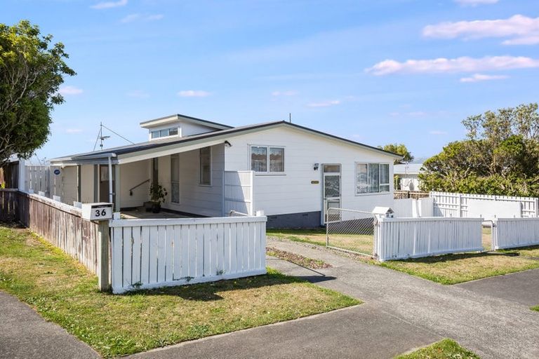 Photo of property in 34 Sombrero View, Ascot Park, Porirua, 5024