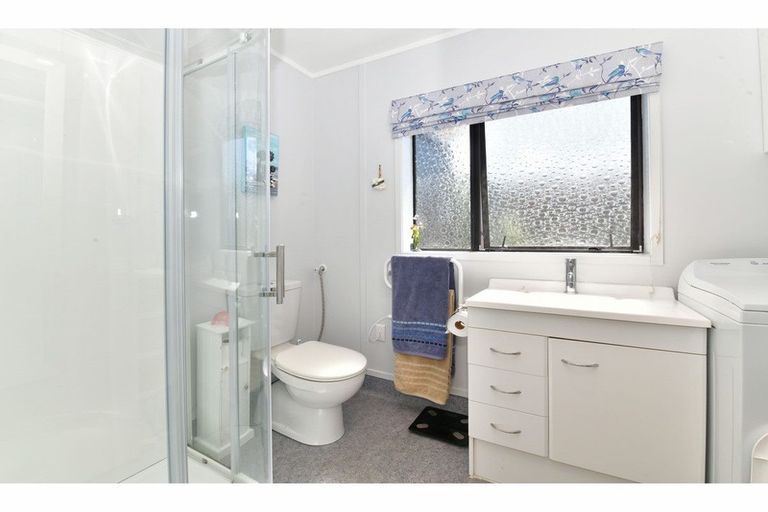 Photo of property in 10 Bellbird Place, Orewa, 0931