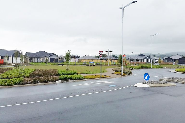 Photo of property in 312a Lakes Boulevard, Pyes Pa, Tauranga, 3112