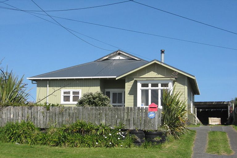 Photo of property in 21 Ashton Terrace, Castlecliff, Whanganui, 4501