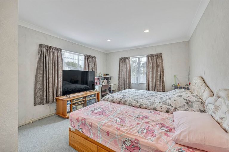 Photo of property in 10 Belvedere Court, West Harbour, Auckland, 0618