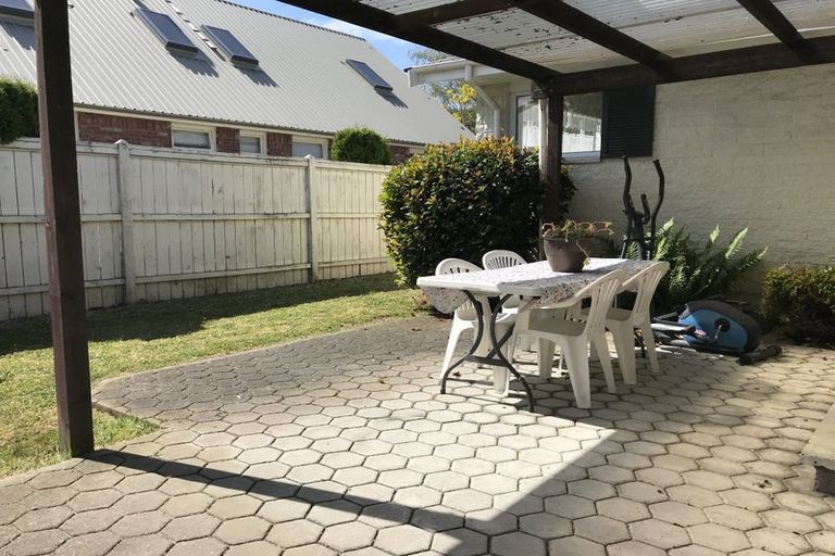 Photo of property in 1/271 Memorial Avenue, Burnside, Christchurch, 8053