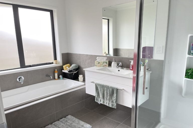 Photo of property in 12 Tawhiti Road, Pukekohe, 2120