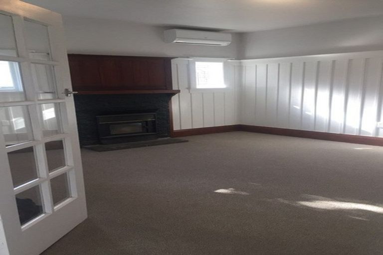 Photo of property in 44 Garreg Road, Bryndwr, Christchurch, 8052