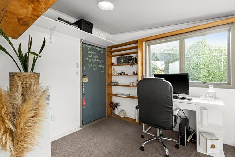 Photo of property in 90 Tait Drive, Greenmeadows, Napier, 4112