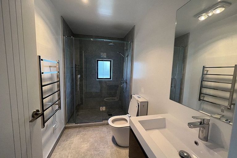 Photo of property in 1b Poruru Close, Papakura, 2110