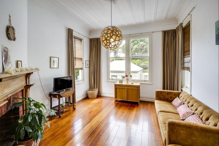 Photo of property in 2 Cameron Road, Bluff Hill, Napier, 4110