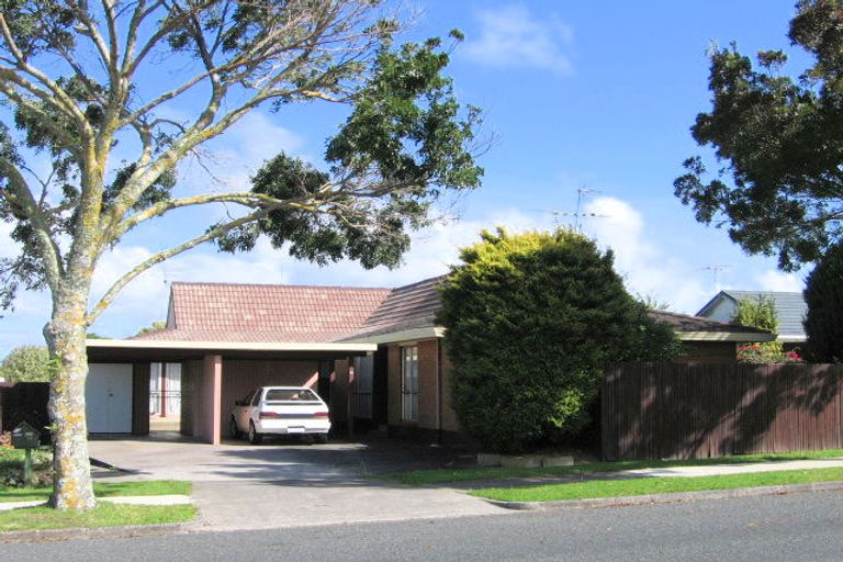 Photo of property in 1/39 Butley Drive, Farm Cove, Auckland, 2012