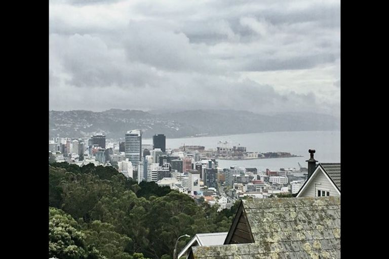 Photo of property in Manston Apartments, 3c/145 Ohiro Road, Brooklyn, Wellington, 6021