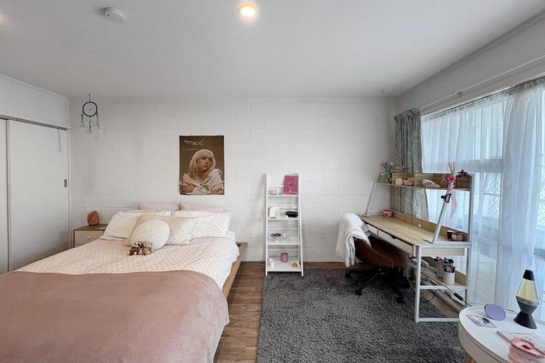 Photo of property in 48 Great North Road, Saint Johns Hill, Whanganui, 4500