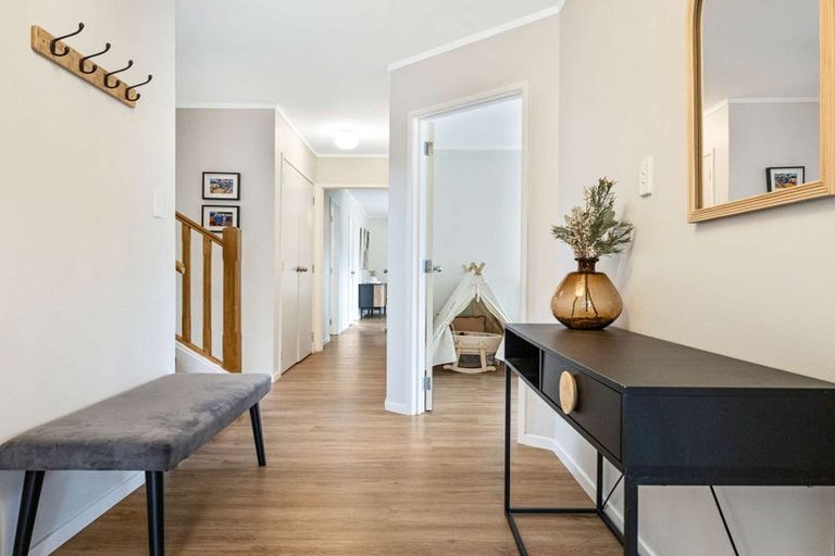 Photo of property in 61 Kanuka Road, Bombay, 2675