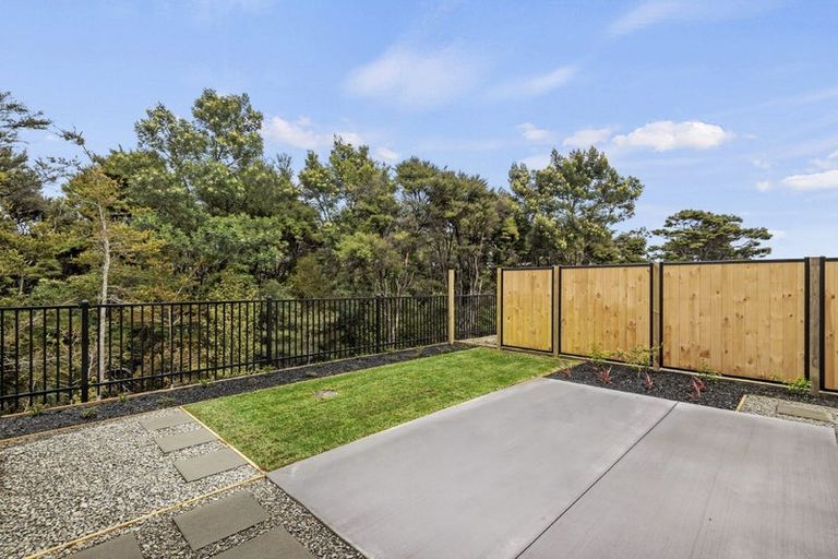 Photo of property in 30 Te Aniwaniwa Terrace, Albany, Auckland, 0632