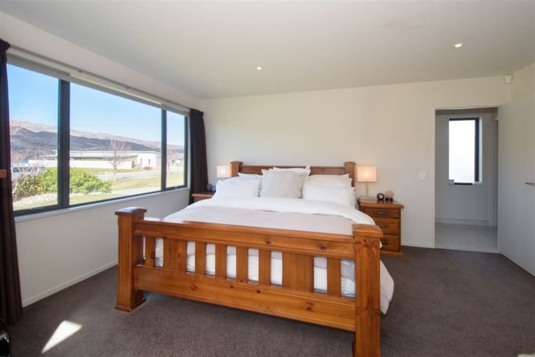 Photo of property in 21 De Bettencor Place, Mount Pisa, Cromwell, 9383