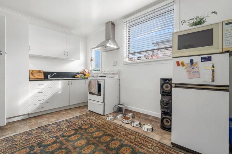 Photo of property in 98 Pembroke Street, Carterton, 5713