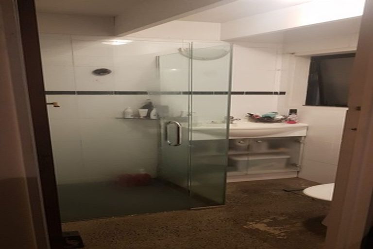 Photo of property in 2a Coniston Avenue, Te Atatu South, Auckland, 0610