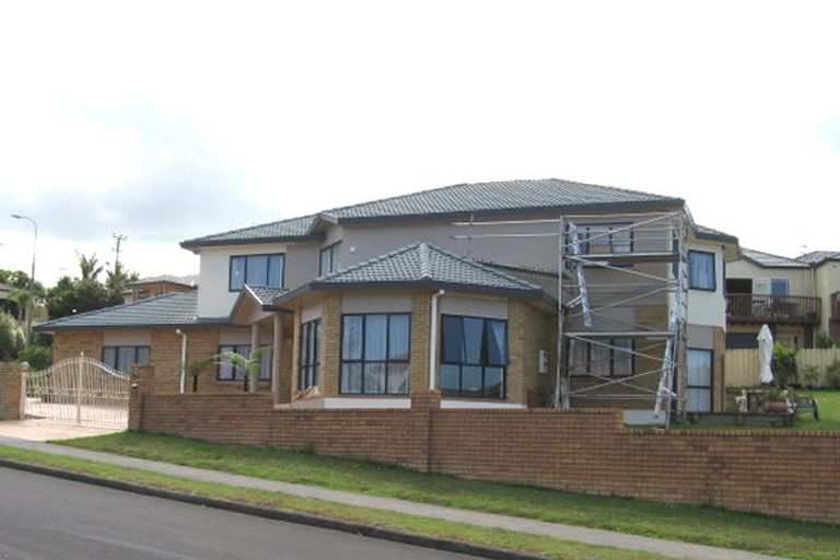 Photo of property in 19 Belleaire Court, West Harbour, Auckland, 0618