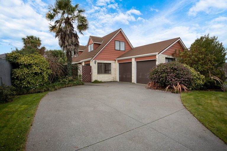 Photo of property in 16 Sawtell Place, Northcote, Christchurch, 8052