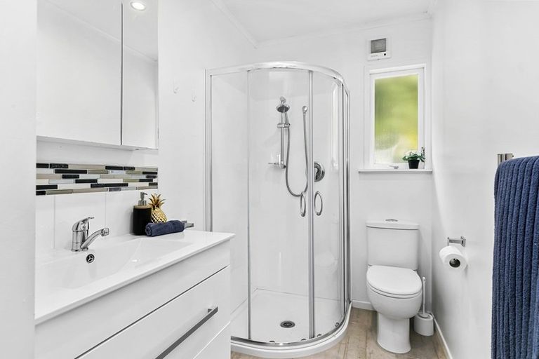 Photo of property in 27b Cypress Drive, Maungaraki, Lower Hutt, 5010