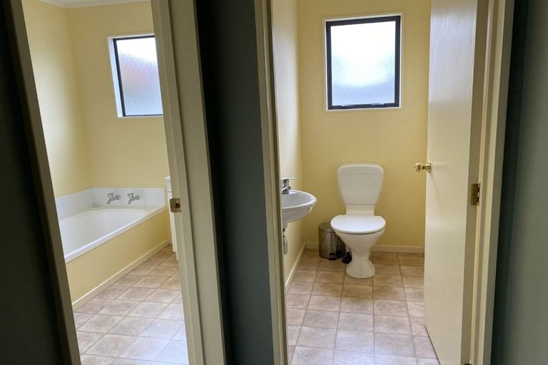 Photo of property in 68 Clifton Terrace, Fitzherbert, Palmerston North, 4410