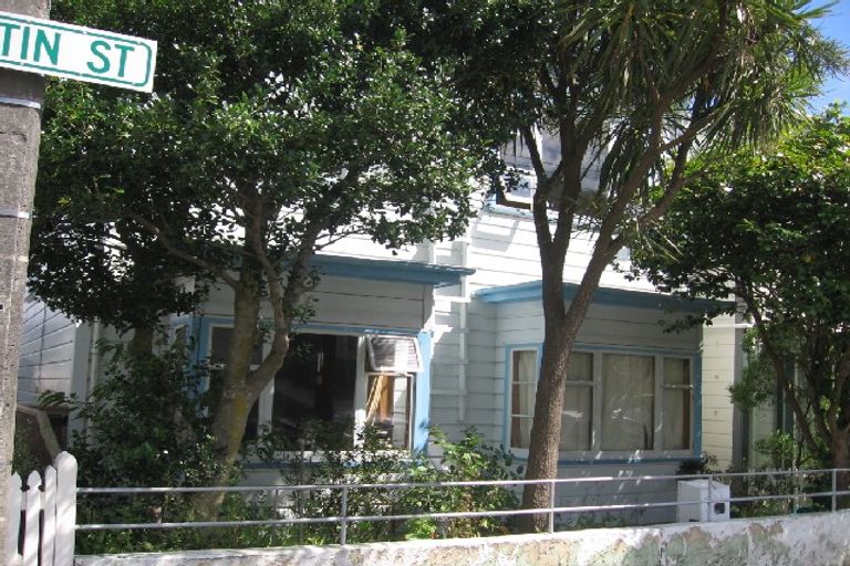 Photo of property in 102 Austin Street, Mount Victoria, Wellington, 6011