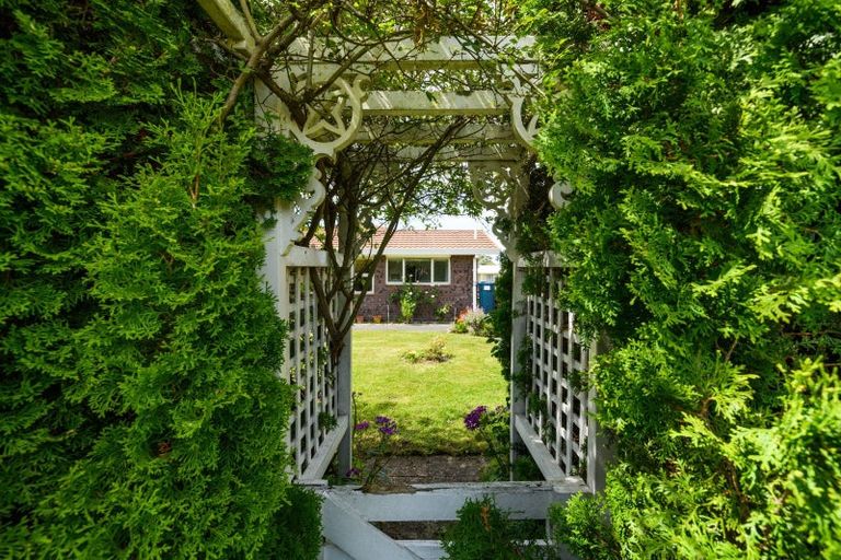 Photo of property in 32 Cedar Crescent, Feilding, 4702