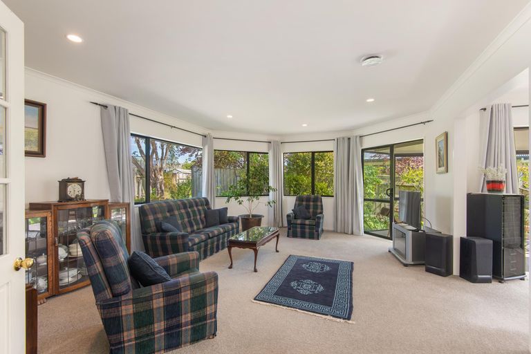 Photo of property in 131 Summerhill Drive, Fitzherbert, Palmerston North, 4410