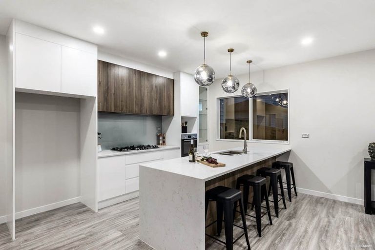 Photo of property in 8 Takurua Terrace, Orewa, 0931