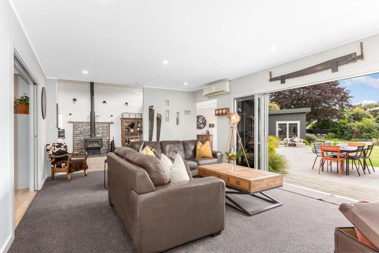 Photo of property in 19 Fleetwood Grove, Waikanae, 5036