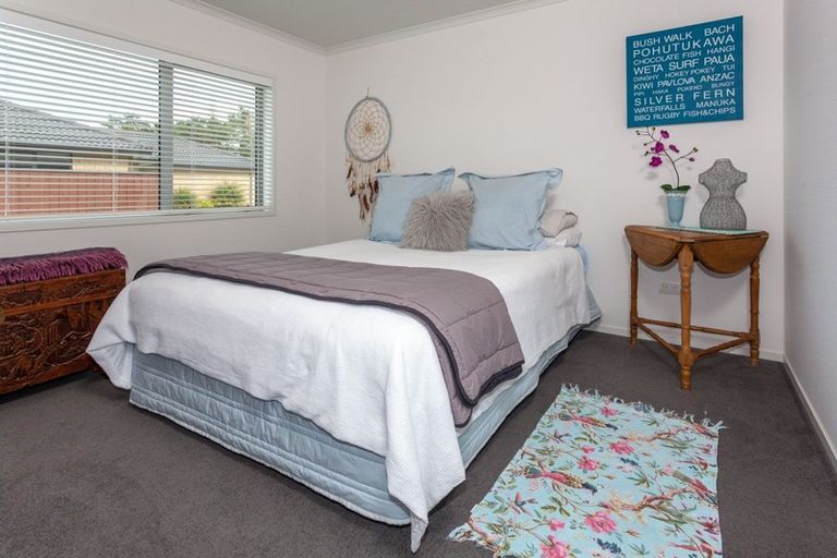 Photo of property in 10 Waitotara Way, Whitianga, 3510