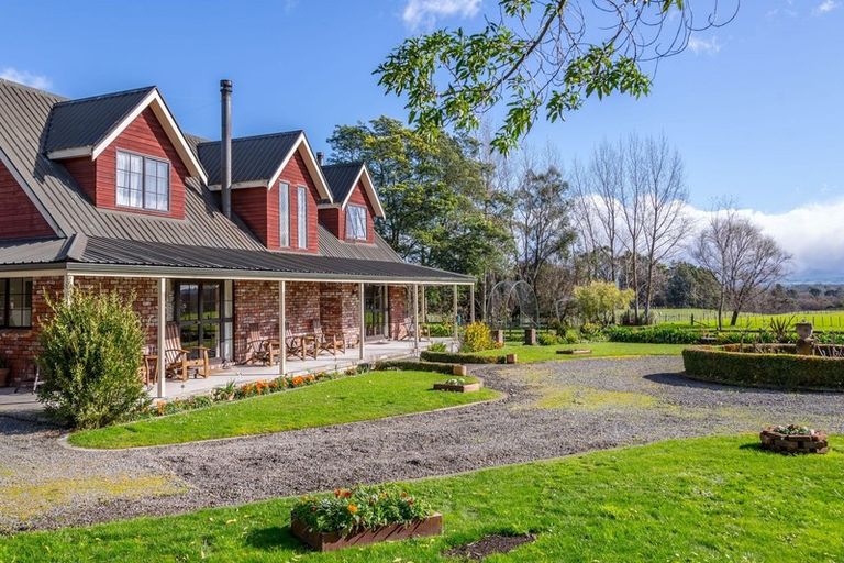 Photo of property in 22 Lees Pakaraka Road, Te Ore Ore, Masterton, 5886