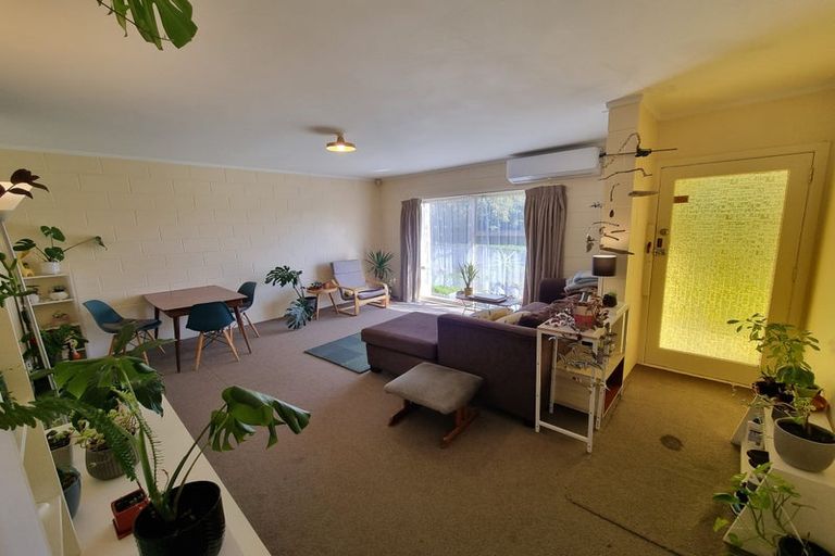 Photo of property in 2 Konini Road, Titirangi, Auckland, 0604