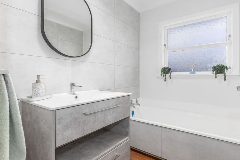 Photo of property in 42 Kennedy Drive, Levin, 5510