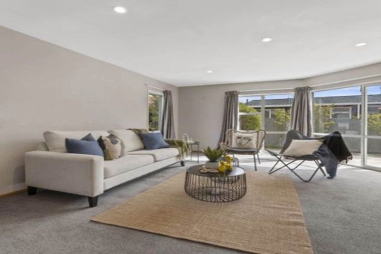 Photo of property in 1 Birdling Place, Halswell, Christchurch, 8025