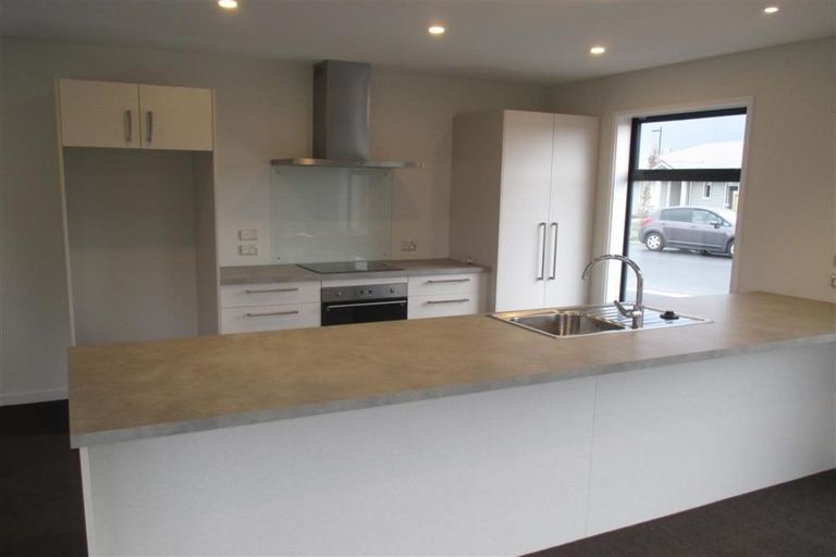 Photo of property in 10 Luxembourg Crescent, Halswell, Christchurch, 8025