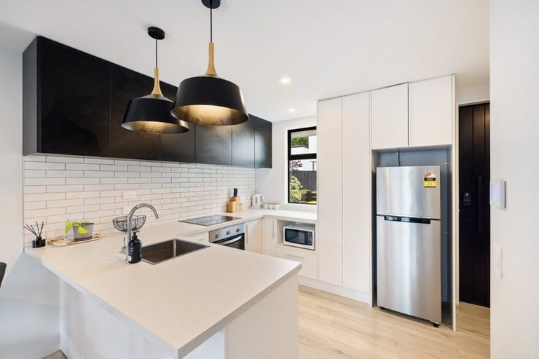 Photo of property in 2/8 New Brighton Road, Shirley, Christchurch, 8061