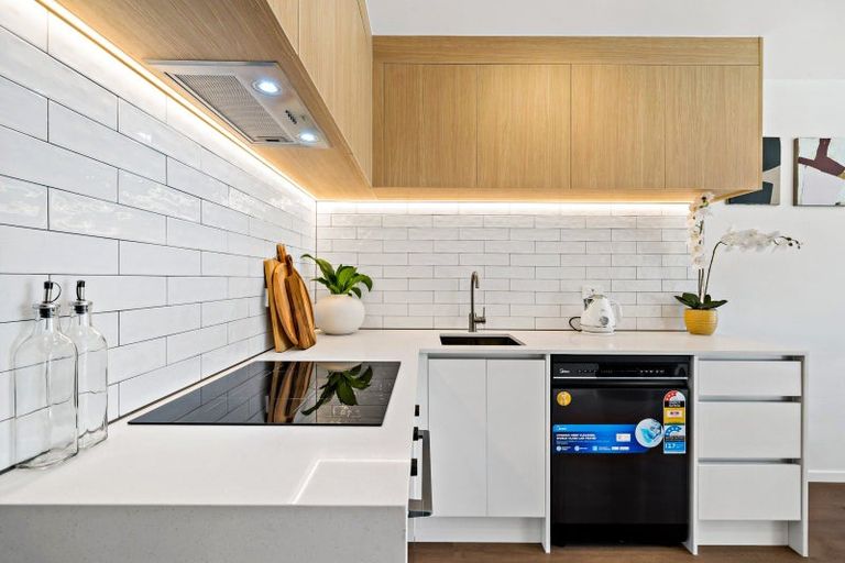 Photo of property in 1/4 Glenburn Road, Hobsonville, 0616