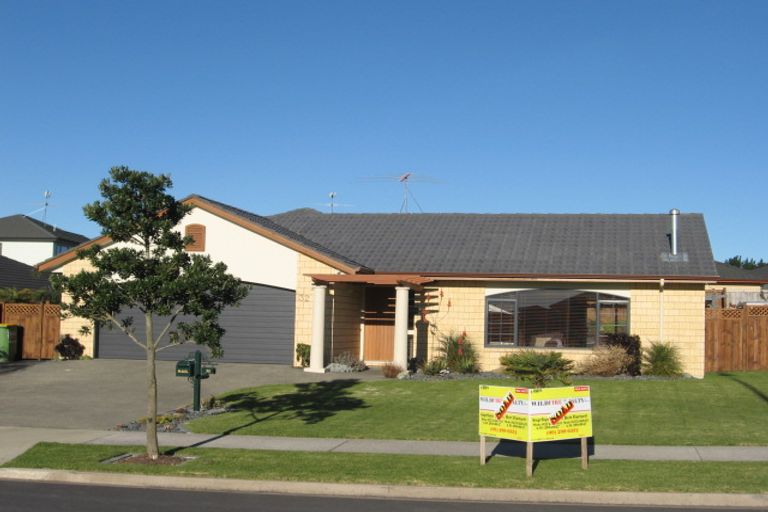 Photo of property in 32 Croftview Road, Wattle Downs, Auckland, 2103