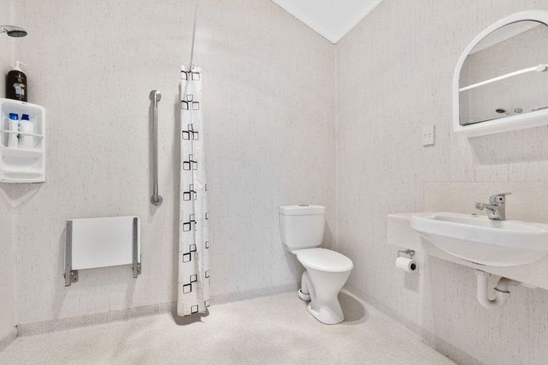 Photo of property in 68 Whiteley Street, Moturoa, New Plymouth, 4310