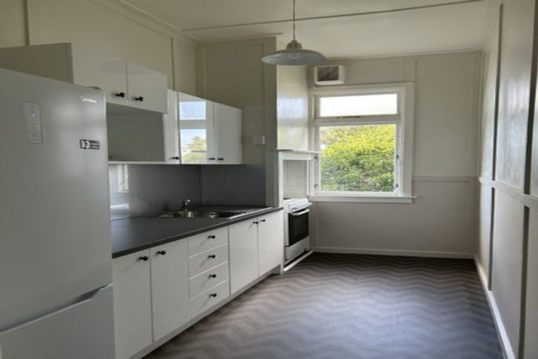 Photo of property in 4 Apuka Street, Brooklyn, Wellington, 6021