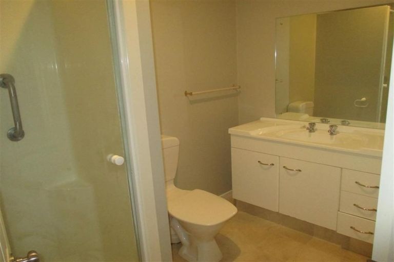 Photo of property in 17c Division Street, Riccarton, Christchurch, 8041