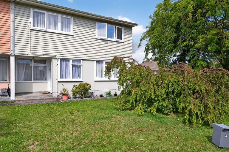 Photo of property in 4 Renfrew Place, Highbury, Palmerston North, 4412